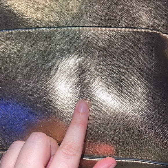 Steve Madden Metallic Rose Gold Crossbody Bag - Picture 7 of 11